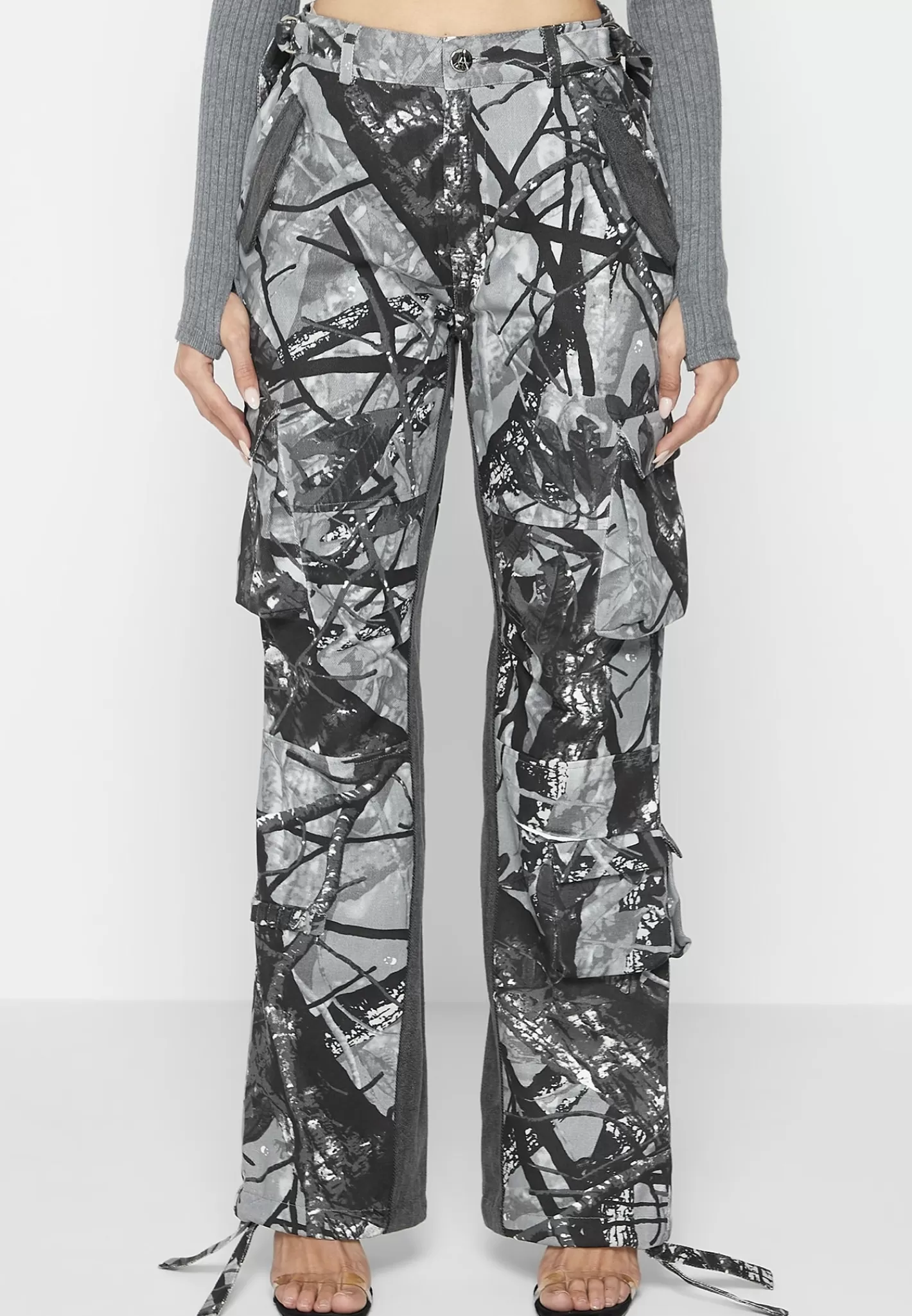 Mid Rise Camo and Denim Cargo Pants - -Manière De Voir Best Sale